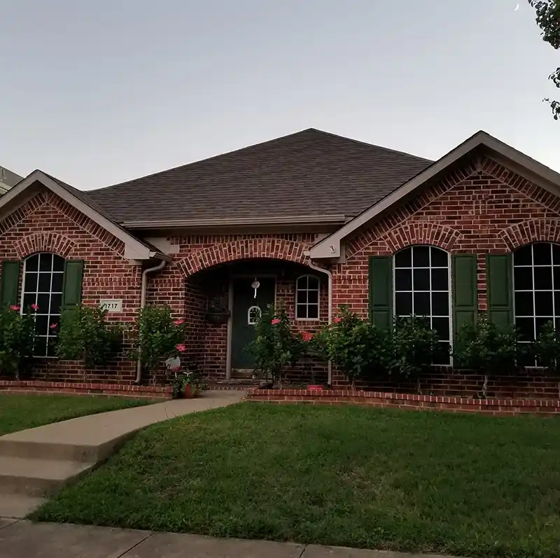 Landscape InstallationInstalling Glass Window